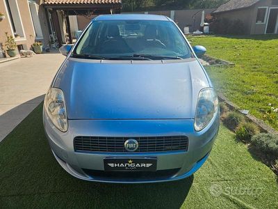 Usata Fiat Grande Punto Dynamic 75 CV (55 kW) 2006 Blu Utilitaria
