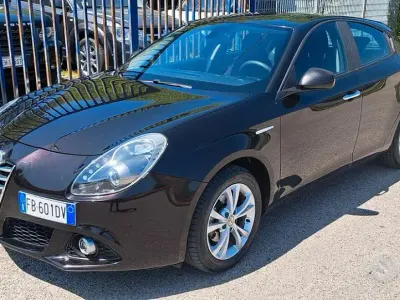 Brugt Alfa Romeo Giulietta Distinctive 120 HK (88 kW) 2015 Sort Hatchback