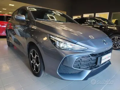 Nuova MG MG3 Luxury 194 CV (142 kW) 2025 Grigio scuro Utilitaria
