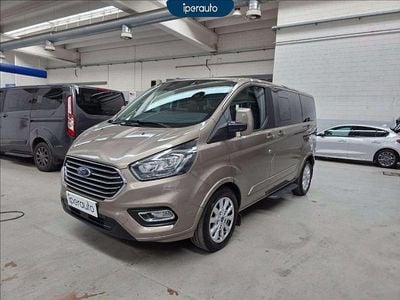 Usata Ford Tourneo Custom Titanium 131 CV (96 kW) 2021 Beige metallizzato Furgone