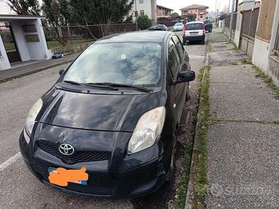 Nero Usata 2011 Toyota Yaris Utilitaria | 1200 € (Ottimo prezzo)