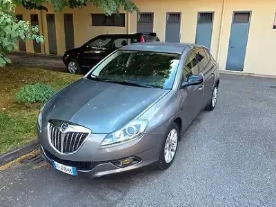 Usata Lancia Delta 120 CV (88 kW) 2008 Grigio Utilitaria