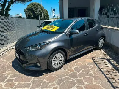 Usata Toyota Yaris Hybrid