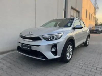 Usata Kia Stonic Style 97 CV (71 kW) 2020 Argento SUV