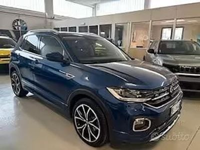 Usata VW T-Cross R-line 110 CV (80 kW) 2021 Blu SUV