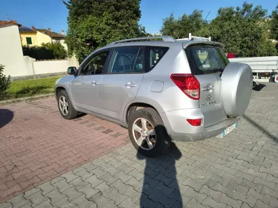 Usata Toyota RAV4 Luxury 136 CV (100 kW) 2007 Grigio SUV