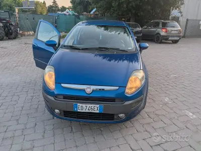 Usata Fiat Punto Evo Dynamic 65 CV (47 kW) 2010 Bluazzurro Utilitaria