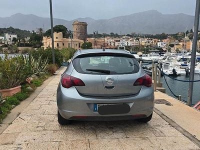 Usata Opel Astra 125 CV (91 kW) 2011 Grigio Berlina