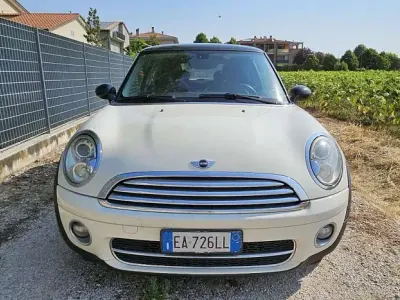 Usata Mini Cooper D 109 CV (80 kW) 2010 Utilitaria