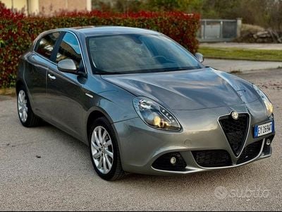 Usata Alfa Romeo Giulietta Distinctive 150 CV (110 kW) 2015 Grigio Utilitaria