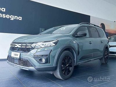 Usata Dacia Jogger Extreme 101 CV (74 kW) 2025 Lichen kaki Monovolume