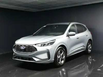 Usata Ford Kuga ST-Line 151 CV (111 kW) 2025 Solar silver SUV