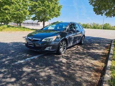 Usata Opel Astra Cosmo 125 CV (91 kW) 2011 Station wagon