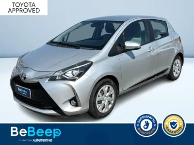Usata Toyota Yaris Active 69 CV (50 kW) 2017 Argento metallizzato Berlina