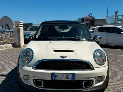 Usata Mini Cooper SD 143 CV (105 kW) 2014 Utilitaria