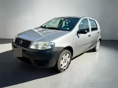 Usata Fiat Punto Dynamic 60 CV (44 kW) 2005 Grigio Utilitaria