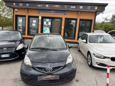 Usado Toyota Aygo 68 HP (50 kW) 2006 Other Citadino