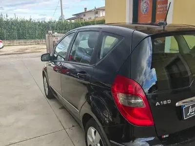 Usata Mercedes A180 Avantgarde 109 CV (80 kW) 2010 Nero Berlina
