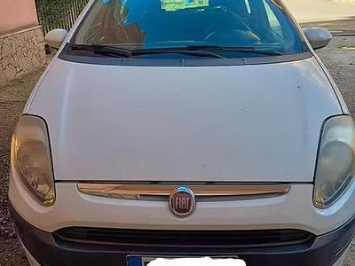 Usata Fiat Grande Punto 75 CV (55 kW) 2012 Bianco Utilitaria