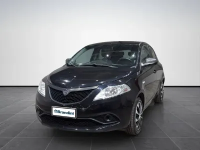 Usata Lancia Ypsilon Silver 69 CV (50 kW) 2018 Nero Utilitaria