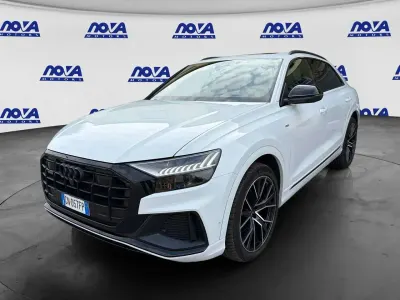 Usata Audi Q8 Sport 231 CV (169 kW) 2023 Bianco ghiaccio SUV