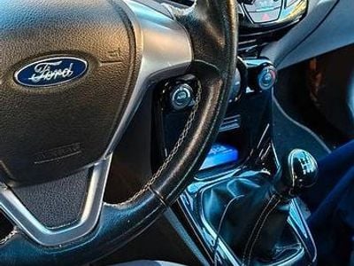 Usata Ford Fiesta Titanium 80 CV (58 kW) 2017 Grigio Berlina
