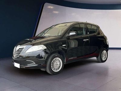 Usata Lancia Ypsilon 85 CV (62 kW) 2015 Nero Utilitaria