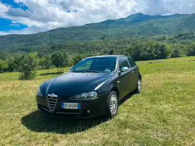 Usata Alfa Romeo 147 Exclusive 120 CV (88 kW) 2009 Nero Utilitaria