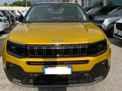Usata Jeep Avenger Summit 101 CV (74 kW) 2023 Oro SUV