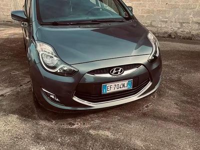 Usata Hyundai ix20 Comfort 77 CV (56 kW) 2011 Grigio Utilitaria