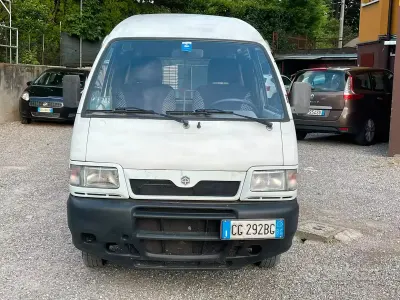 Usata Piaggio Porter 65 CV (47 kW) 2003 Bianco SUV