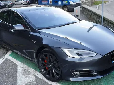 Usata Tesla Model S 567 kW (772 CV) 2019 Grigio Utilitaria