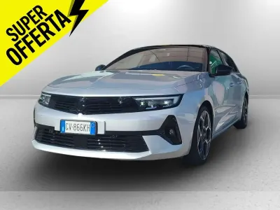 Usata Opel Astra Ultimate 131 CV (96 kW) 2024 Grigio Utilitaria