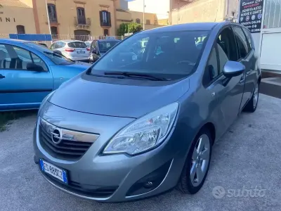 Usata Opel Meriva Cosmo 110 CV (80 kW) 2013 Blu Monovolume