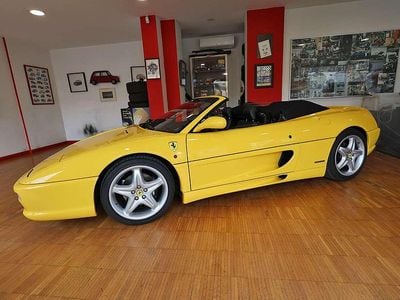 Usata Ferrari F355 381 CV (280 kW) 1998 Giallo modena ds 4305 Cabrio