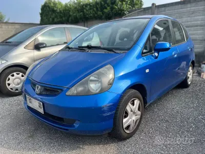 Usata Honda Jazz LS 78 CV (57 kW) 2004 Blu Utilitaria