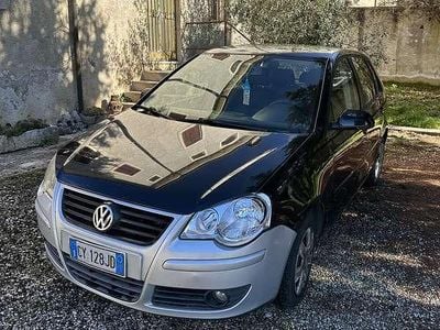 Usata VW Polo Comfortline 75 CV (55 kW) 2005 Blu Utilitaria