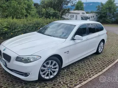 Usata BMW 525 218 CV (160 kW) 2011 Bianco Berlina