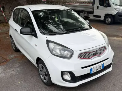 Usata Kia Picanto 69 CV (50 kW) 2012 Bianco Utilitaria
