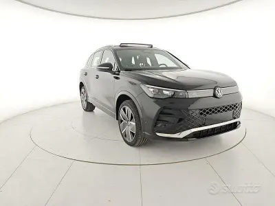 Nuova VW Tiguan R-line Plus 193 CV (141 kW) 2026 Nero SUV