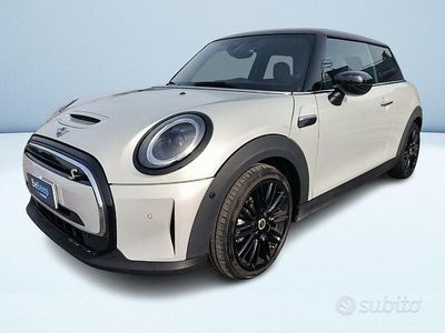 Usata Mini Cooper SE 135 kW (184 CV) 2021 Argento Utilitaria
