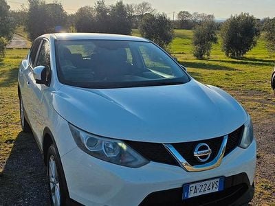Usata Nissan Qashqai Acenta 110 CV (80 kW) 2015 Bianco SUV