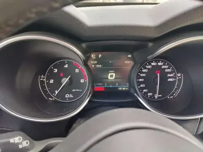 Usata Alfa Romeo Stelvio Super 209 CV (153 kW) 2018 Grigio SUV