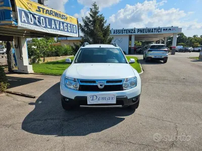Usata Dacia Duster Lauréate 105 CV (77 kW) 2010 Bianco SUV