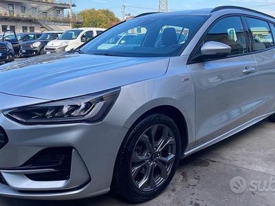 Usata Ford Focus ST-Line 125 CV (91 kW) 2022 Grigio Station wagon