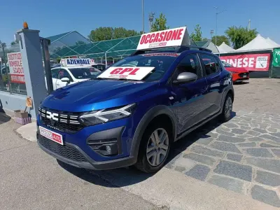 Usata Dacia Sandero Expression 101 CV (74 kW) 2023 Blu Berlina