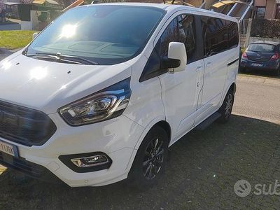 Begagnad Ford Tourneo 131 HK (96 kW) 2022 Vit Minibuss