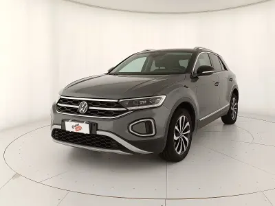 Usata VW T-Roc Style 110 CV (80 kW) 2023 Indium grey metallizzato nero SUV