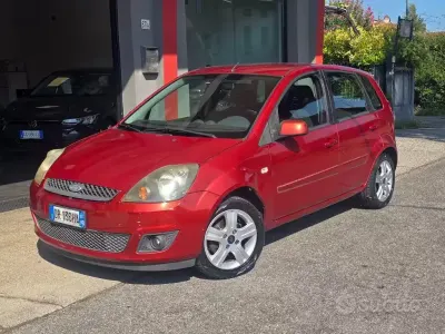 Usata Ford Fiesta 68 CV (50 kW) 2008 Bordeaux Utilitaria