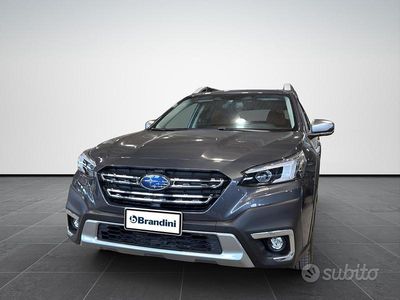 Usata Subaru Outback Premium 169 CV (124 kW) 2024 Grigio Station wagon